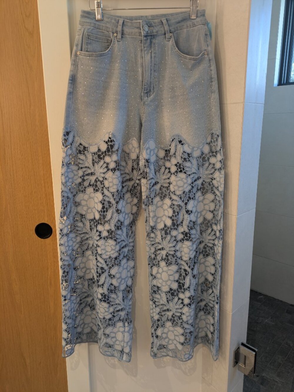 BAYEAS High Rise Lace Wide Jeans Light Wash Rhinestone Size 29 BYW8194.